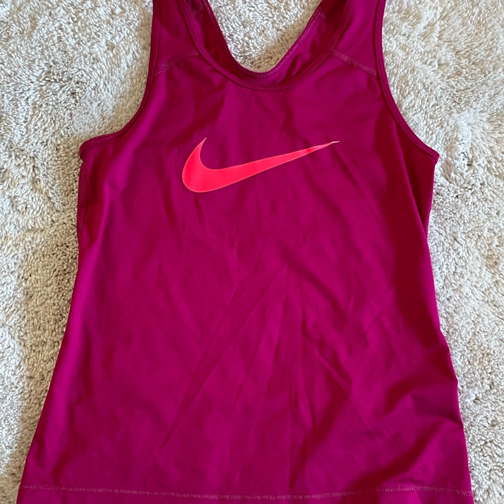 Girls Nike Dri-Fit Tank Top - M